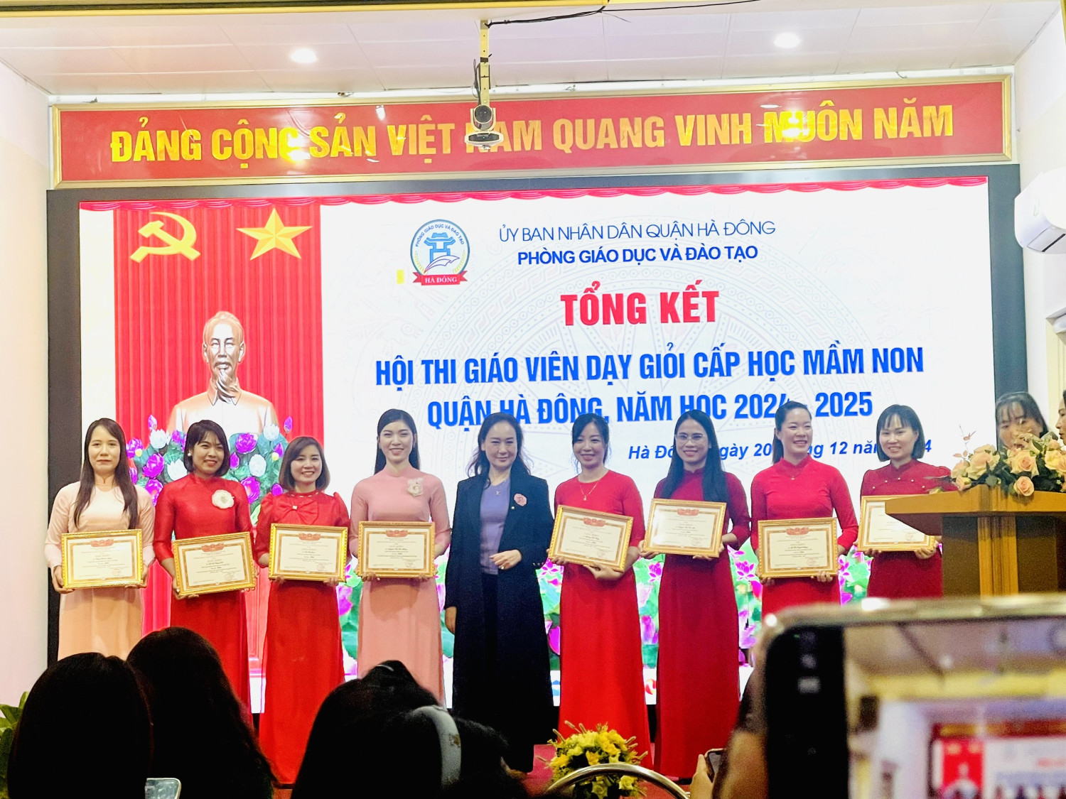 ảnh trao giải